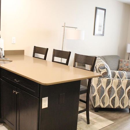 Independence Stay Long Term And Suites Marinette Exterior foto