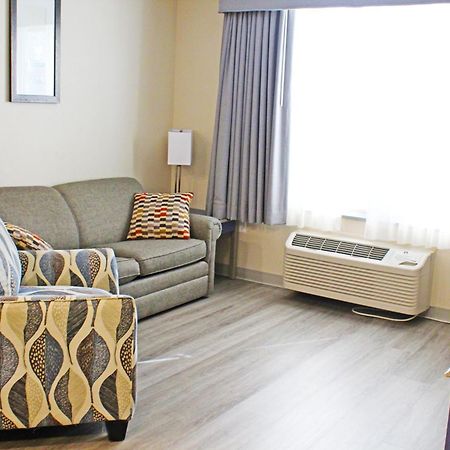 Independence Stay Long Term And Suites Marinette Exterior foto