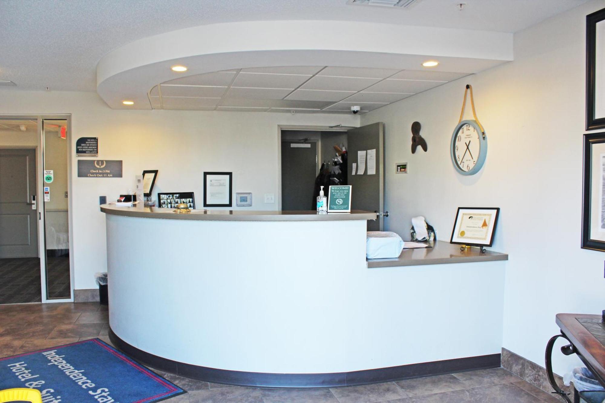 Independence Stay Long Term And Suites Marinette Exterior foto