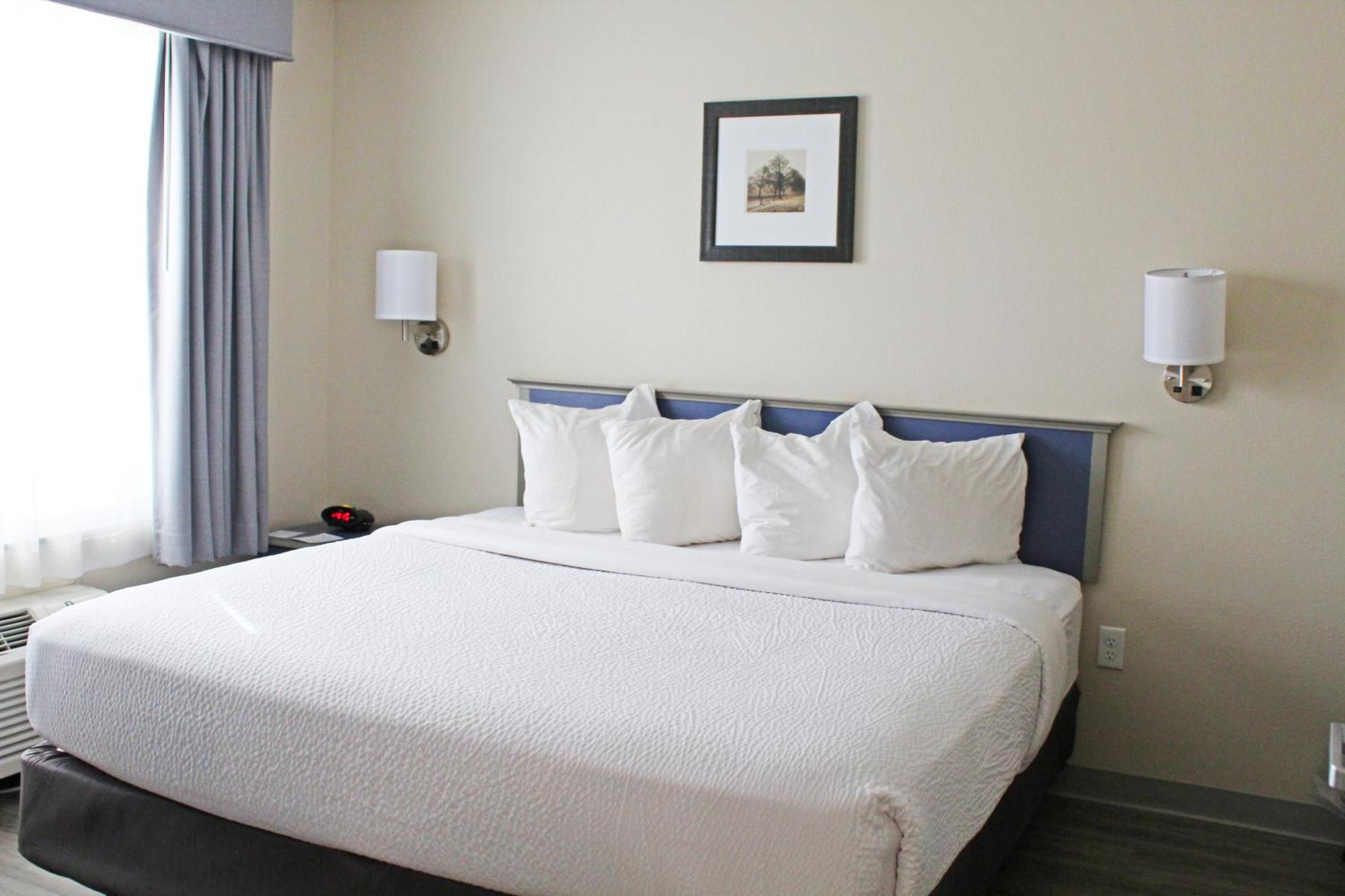 Independence Stay Long Term And Suites Marinette Exterior foto